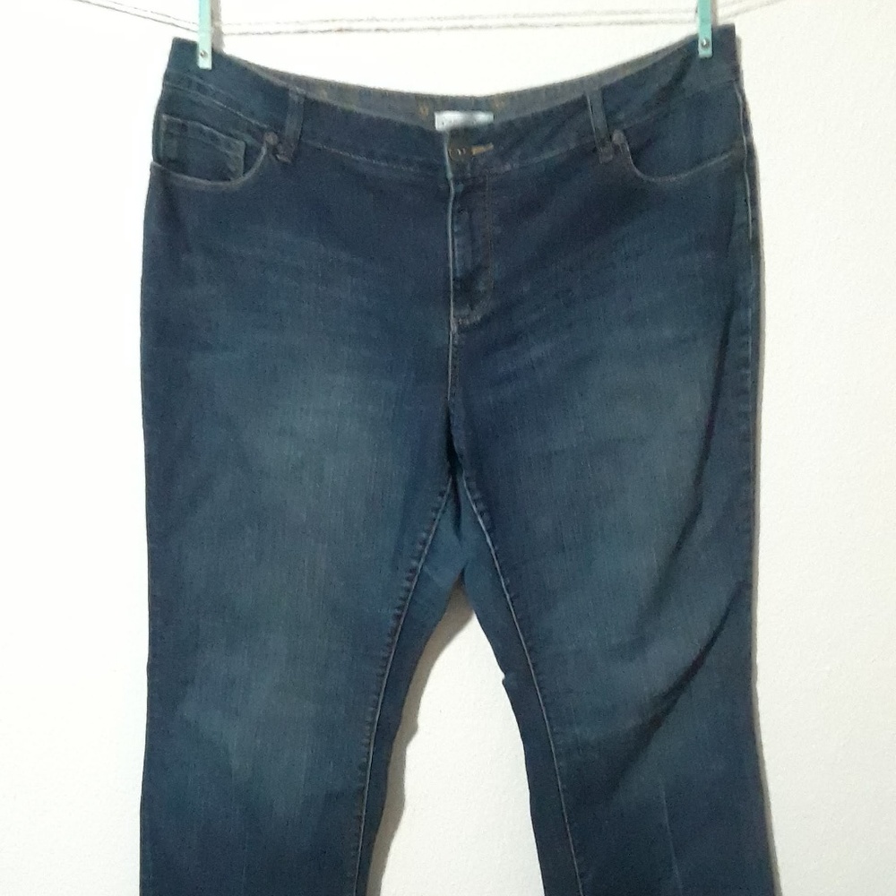 Wide leg, medium wash jeans, embellished pockets